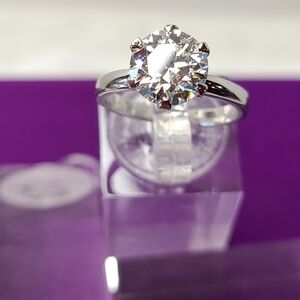 Moissanite Round Brilliant Solitare Ring